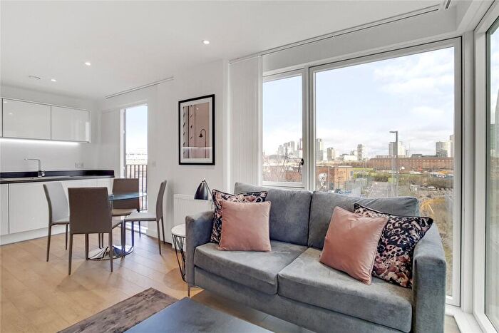 1 Bedroom Apartment To Rent In Highland Street House, E15