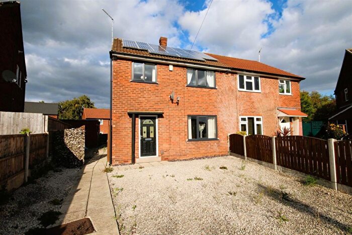 3 Bedroom Semi-Detached House For Sale In Dawtrie Street, Castleford, WF10