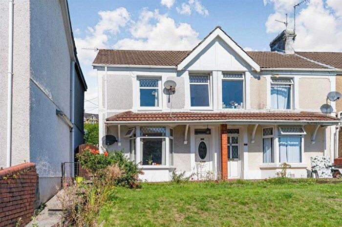 3 Bedroom End Terrace House For Sale In Commercial Street, Ystalyfera, Neath Port Talbot., SA9