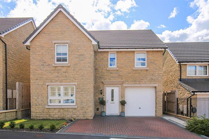 4 Bedroom Detached House For Sale In Reservoir View, East Ardsley, Wakefield, WF3