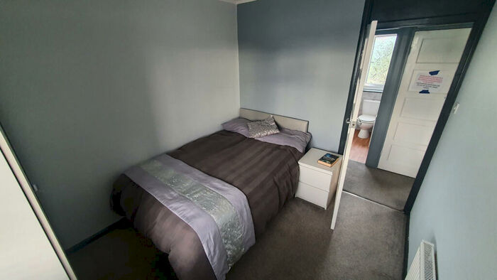 4 Bedroom House To Rent In Stirling Grove, NG11