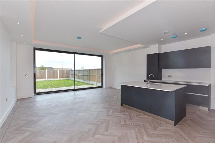 2 Bedroom Flat For Sale In Convent Road, Broadstairs, Kent, CT10