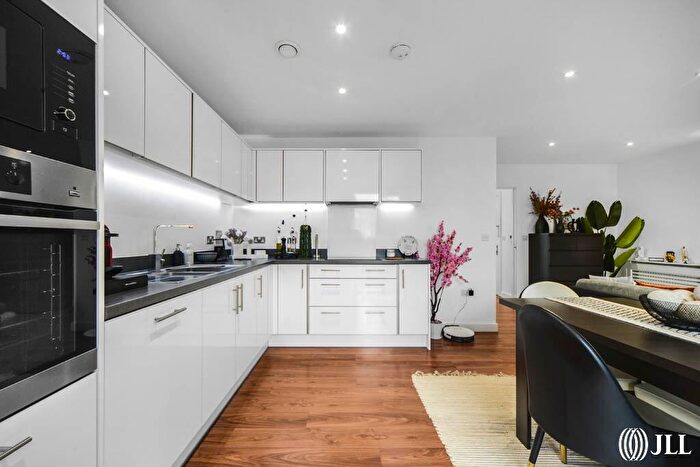 2 Bedroom Apartment To Rent In Southmere Building, London, E15
