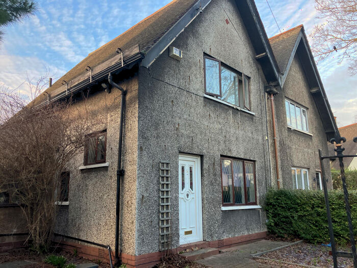 3 Bedroom Semi-Detached House To Rent In Chestnut Grove, Garden Village, HU8