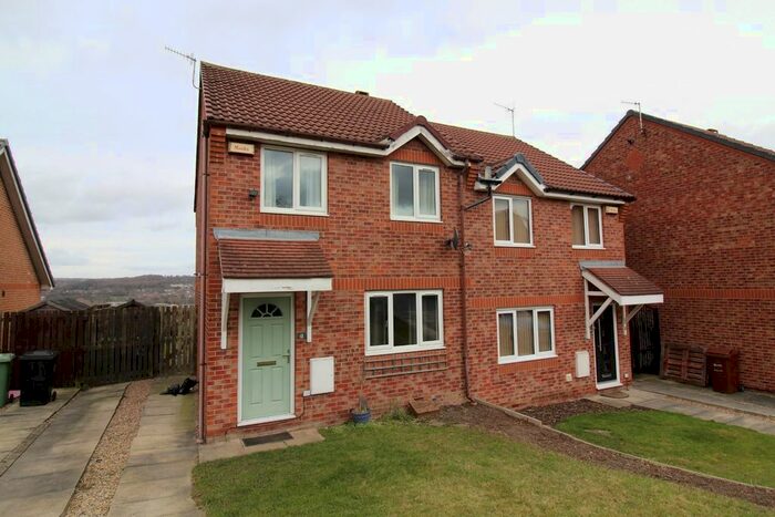 3 Bedroom Semi-Detached House To Rent In Wensleydale Drive, Armley, Leeds, LS12