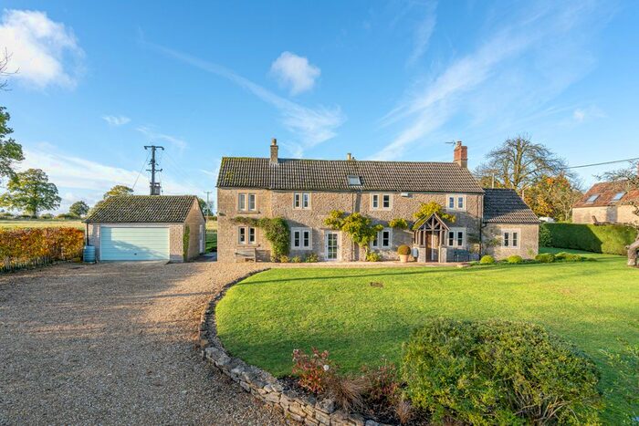 4 Bedroom Detached House For Sale In Upper Common, Kington Langley, Chippenham, SN15