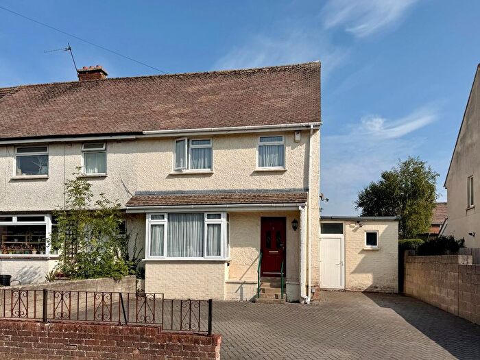 3 Bedroom End Of Terrace House For Sale In Masefield Road, Penarth, CF64