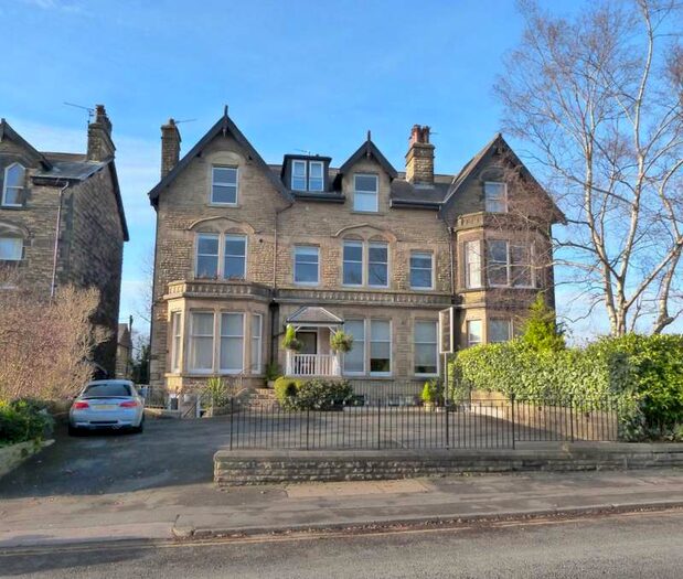 2 Bedroom Apartment To Rent In Kings Road Harrogate, HG1