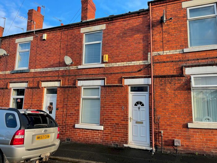 2 Bedroom Terraced House To Rent In King Street, Pontefract, WF8