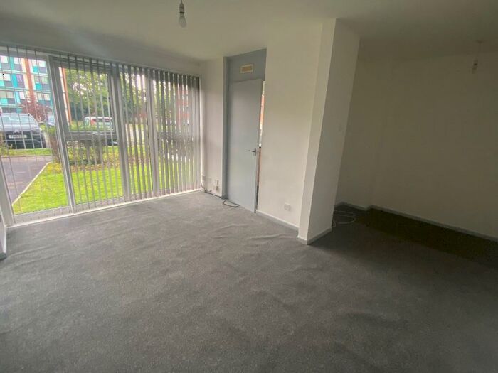Studio To Rent In Browns Green, Birmingham, B20