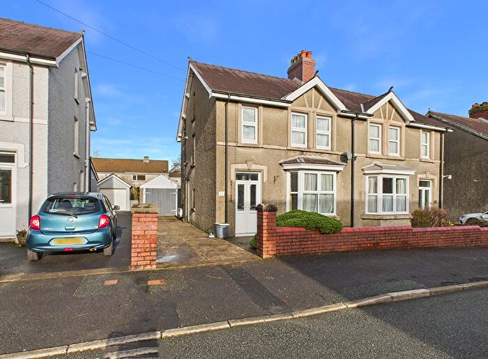 3 Bedroom Semi-Detached House To Rent In The Grove, Carmarthen, SA31