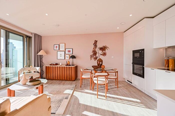 2 Bedroom Flat To Rent In Coppermaker Square, Stratford, London, E20