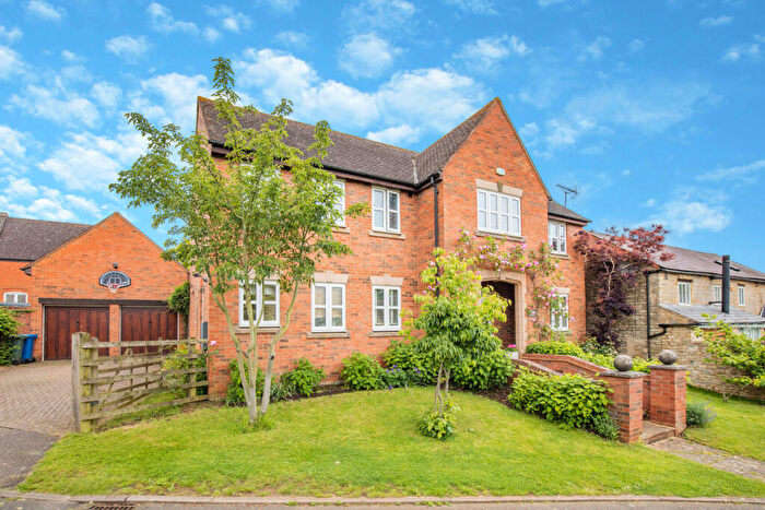 4 Bedroom Detached House For Sale In Stable Close Finmere Buckingham, Buckinghamshire, MK18