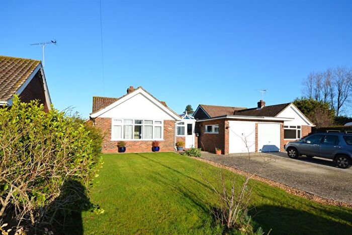 3 Bedroom Detached Bungalow To Rent In St. Johns Close, Bognor Regis, West Sussex, PO21