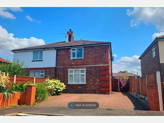 3 Bedroom Semi-Detached House To Rent In Oaklea Road, Sale, M33