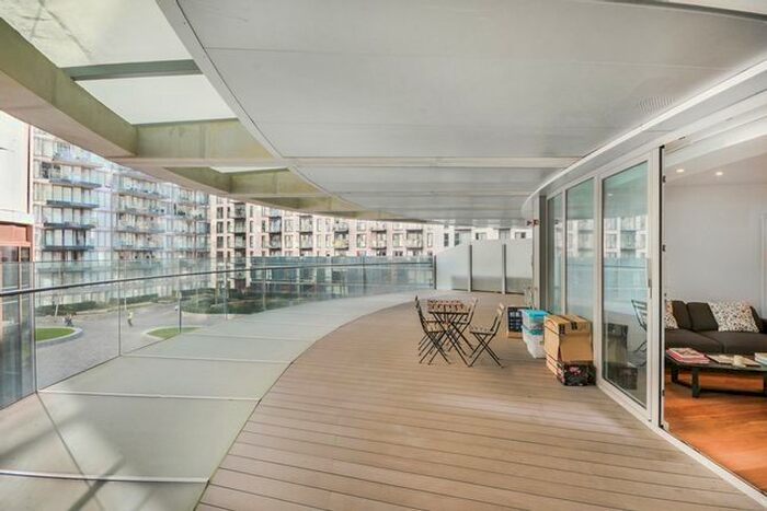 2 Bedroom Flat For Sale In Arena Tower, Crossharbour Plaza, E14