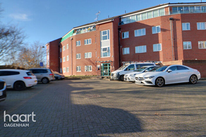 2 Bedroom Flat For Sale In St Mark's Place, Dagenham, RM10