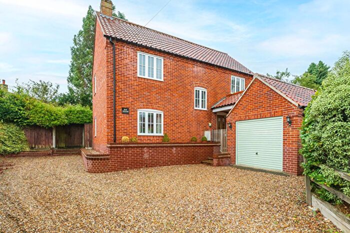 3 Bedroom Detached House For Sale In Norwich Road, Edgefield, NR24