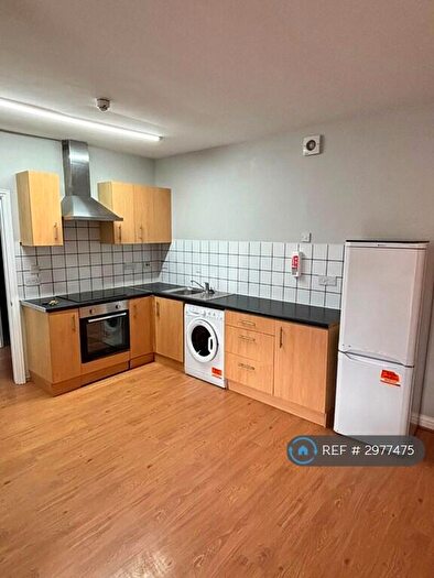 2 Bedroom Flat To Rent In Mallaby Court, Birkenhead, CH41