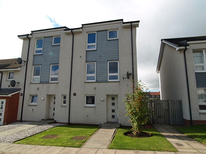 4 Bedroom Town House To Rent In Norway Gardens, Dunfermline, KY11