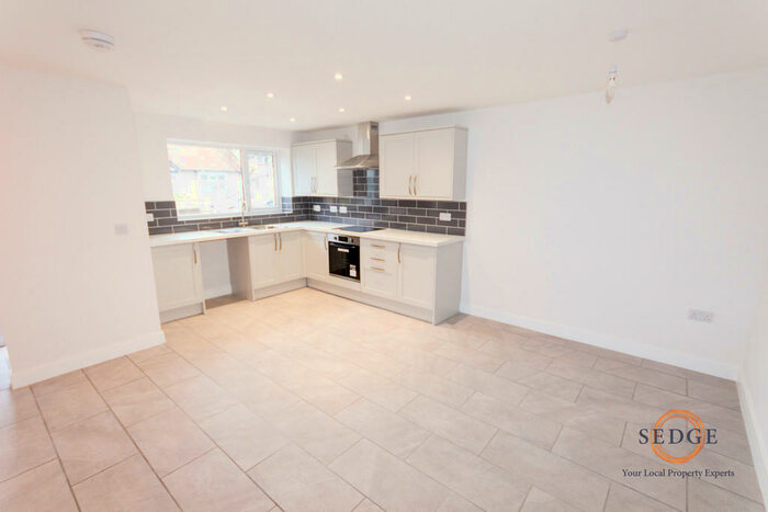 2 Bedroom Semi-Detached Bungalow To Rent In Carrington Road, Spalding, PE11