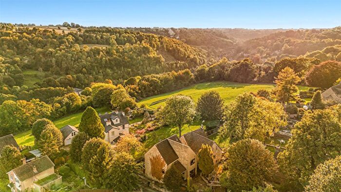3 Bedroom Detached House For Sale In Stony Riding, Chalford Hill, GL6