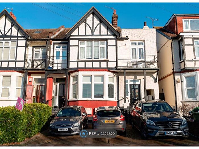 1 Bedroom Flat To Rent In Britannia Road, Westcliff-On-Sea, SS0