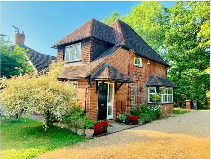 2 Bedroom Detached House To Rent In Ridgeway, Cuffley EN6