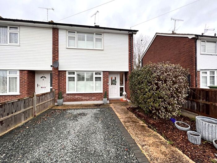 2 Bedroom Semi-Detached House To Rent In Grovewood Avenue, Leigh-On-Sea, SS9