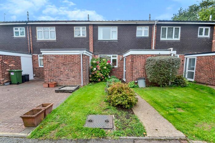 3 Bedroom Terraced House To Rent In Hamilton Drive, Romford, Essex, RM3