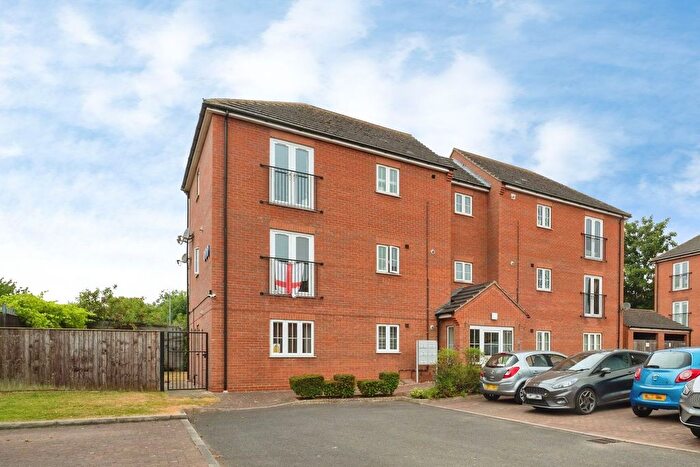 2 Bedroom Flat For Sale In Danes Close, Grimsby, DN32