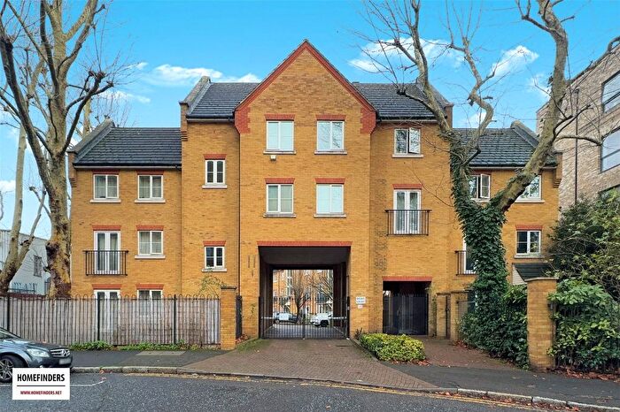 2 Bedroom Flat To Rent In Turner Street, London, E16