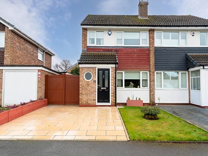 3 Bedroom Semi Detached House For Sale In Birkdale Drive, Alwoodley, LS17