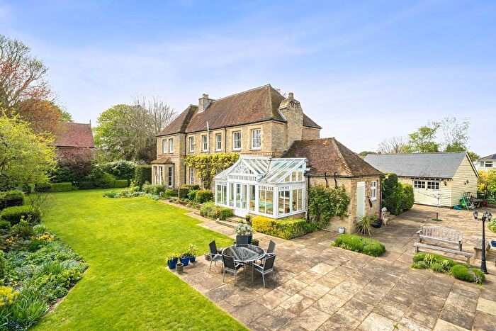 5 Bedroom Detached House For Sale In Blunham Road, Moggerhanger, MK44