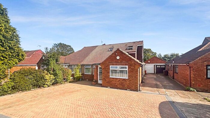 5 Bedroom Bungalow For Sale In Silver Birch Close, Dartford, Kent, DA2