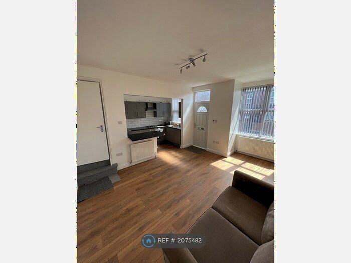 2 Bedroom Terraced House To Rent In Conway Grove, Leeds, LS8