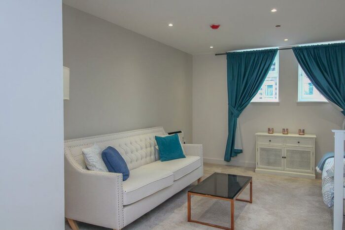 Studio To Rent In Connaught Road, Roath, Cardiff, CF24