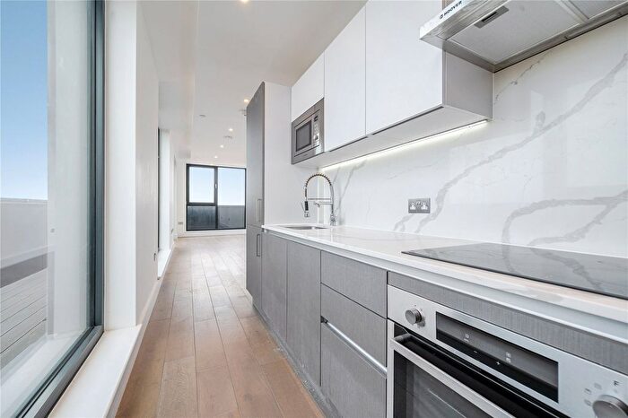 1 Bedroom Flat To Rent In Fox Lane, Palmers Green, London, N13