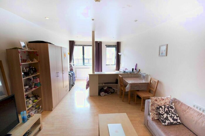 Studio To Rent In Copperfield Street, Southwark, London, SE1