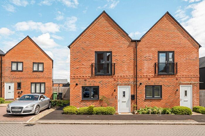 2 Bedroom Semi-Detached House For Sale In Canitz Way, Winchester, SO22