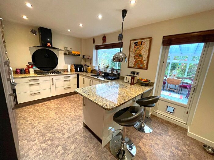 3 Bedroom Detached House For Sale In Pewfist Green, Westhoughton, Bolton, BL5