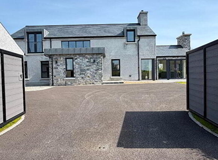 5 Bedroom Chalets For Sale In Knocknamuckly Lane, Portadown, BT63