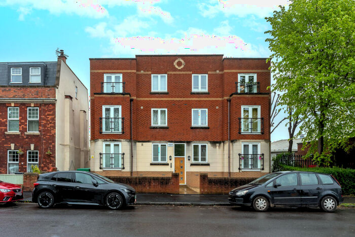 2 Bedroom Flat For Sale In St. Brendans Park Apartments, BS11