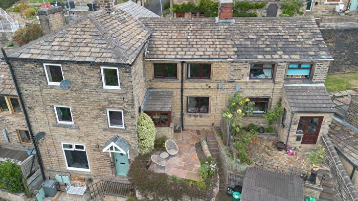 2 Bedroom Terraced House For Sale In Slant Gate, Kirkburton, HD8