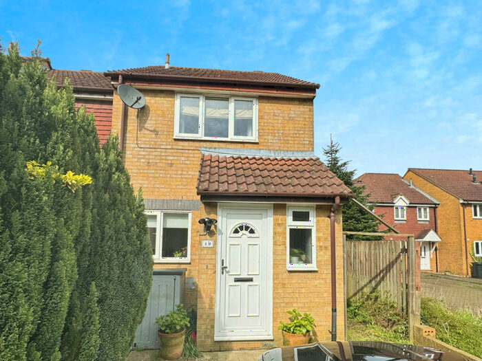 2 Bedroom End Of Terrace House To Rent In Wildfell Close, Chatham, Kent, ME5