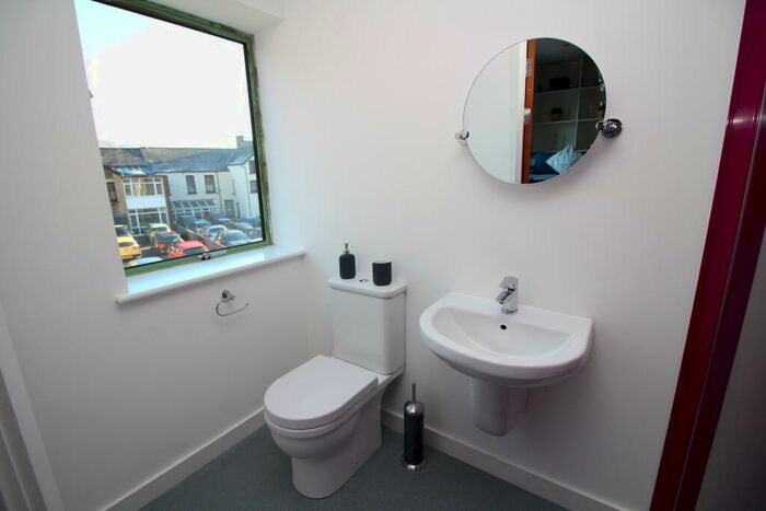 1 Bedroom Private Halls To Rent In Library Road, Pontypridd, CF37