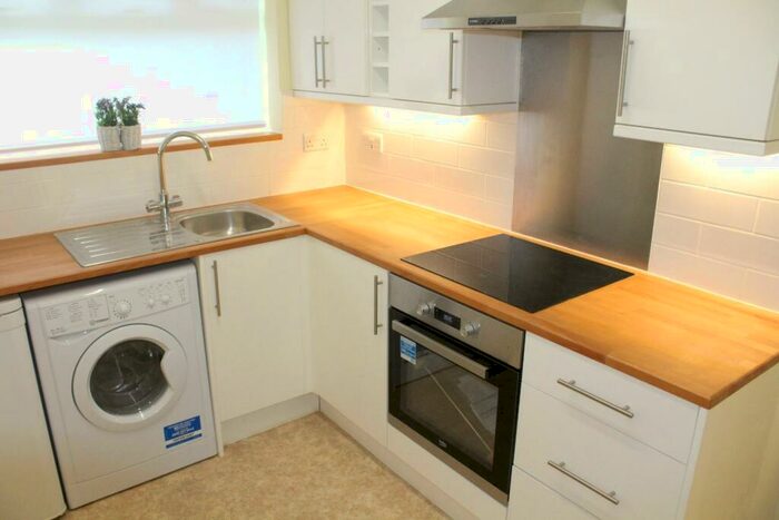 2 Bedroom Flat To Rent In Park Road Enfield, EN3