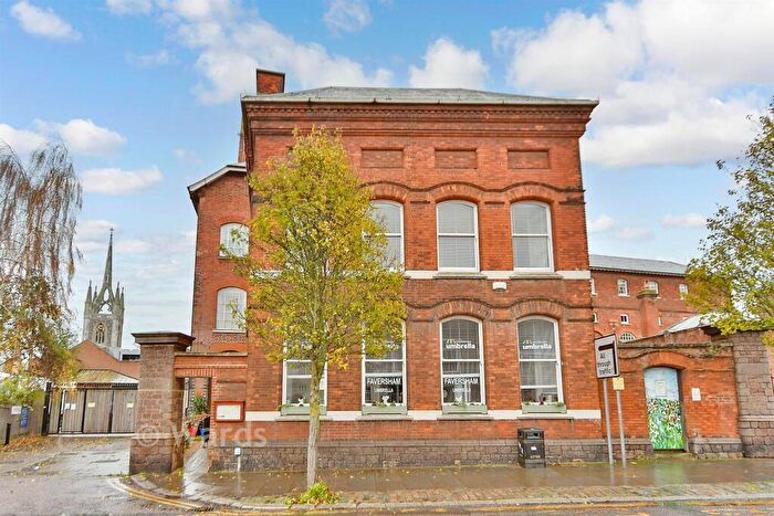 1 Bedroom Apartment For Sale In Court Street, Faversham, Kent, ME13