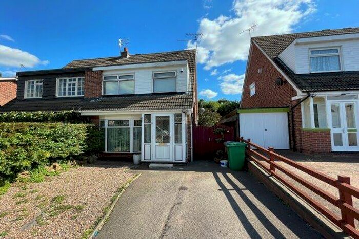 3 Bedroom Property To Rent In Willaston Close, Nottingham, NG6