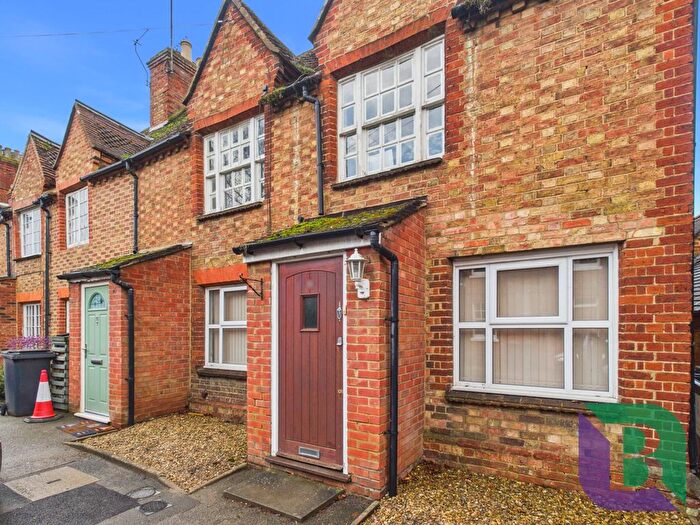 2 Bedroom Maisonette For Sale In Bedford Road, Aspley Guise, MK17